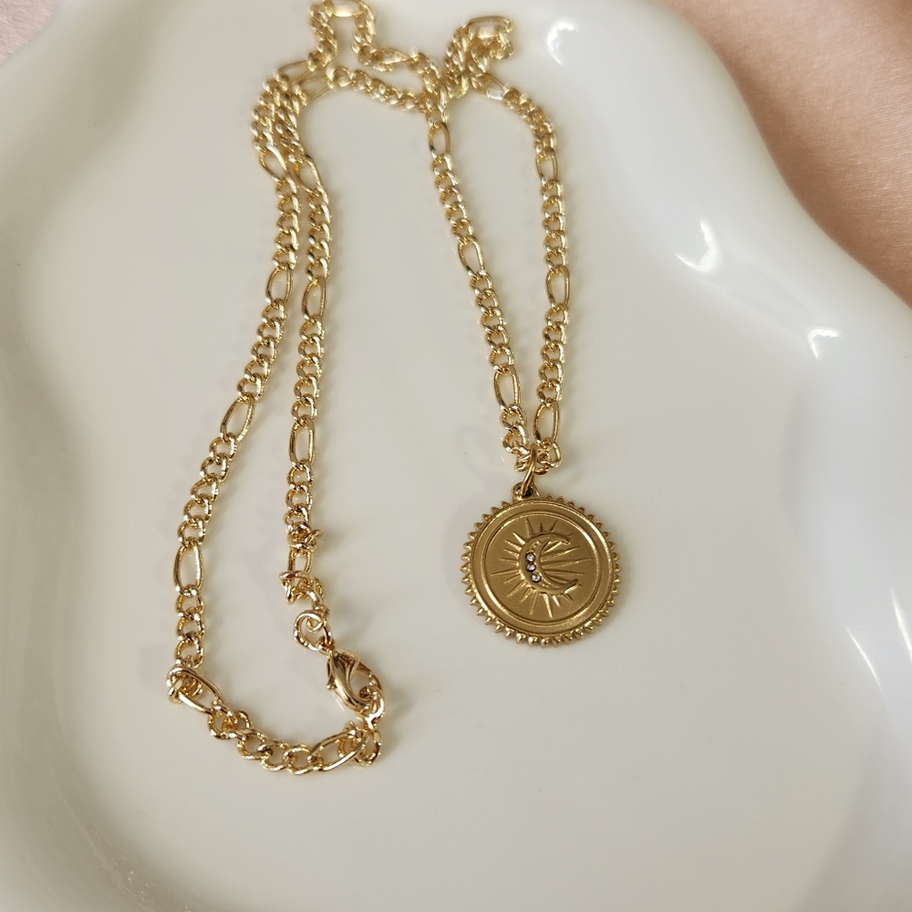 18k Gold Filled 
 Figaro Chain With Charm